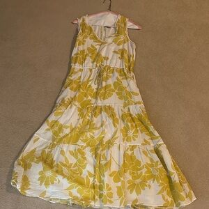 Tailor Vintage White and Yellow Floral Maxi Dress